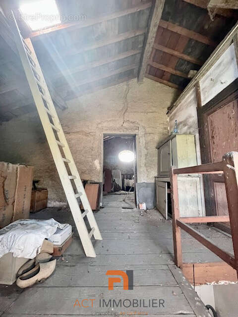 Maison à SAVIGNY