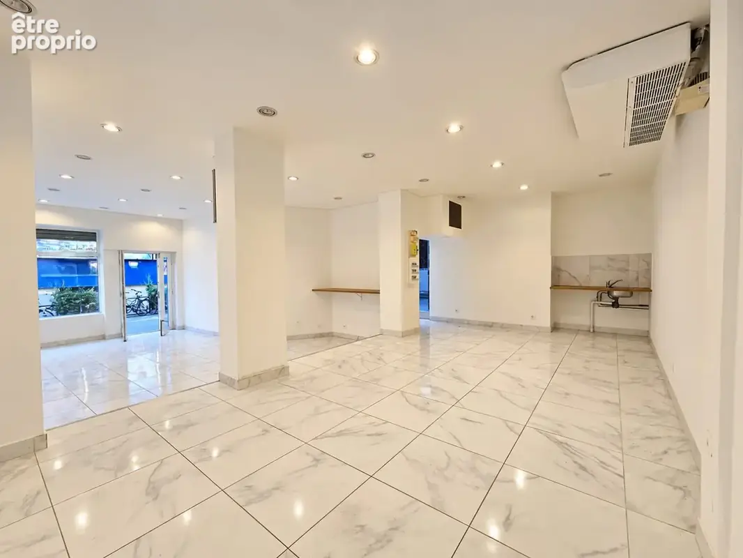 Commerce 76 m² à vendre à Paris-9e (75009) - photo 2