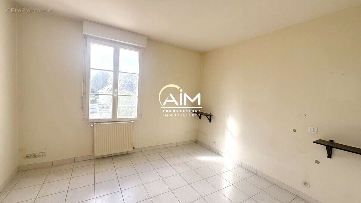Maison 4 chambres à Nazelles Negron - photo 9