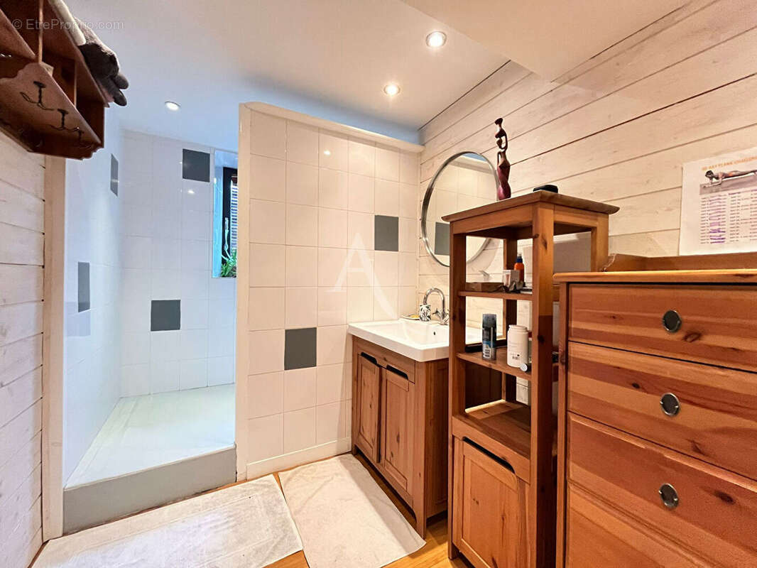 Maison à AMBRIERES-LES-VALLEES