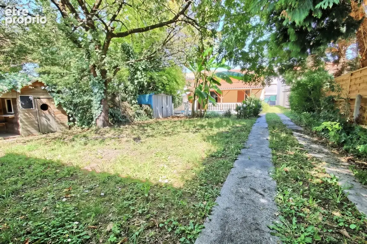Bacalan   Maison en pierre 147 m2 au sol   Jardin, piscine et garage - photo 18