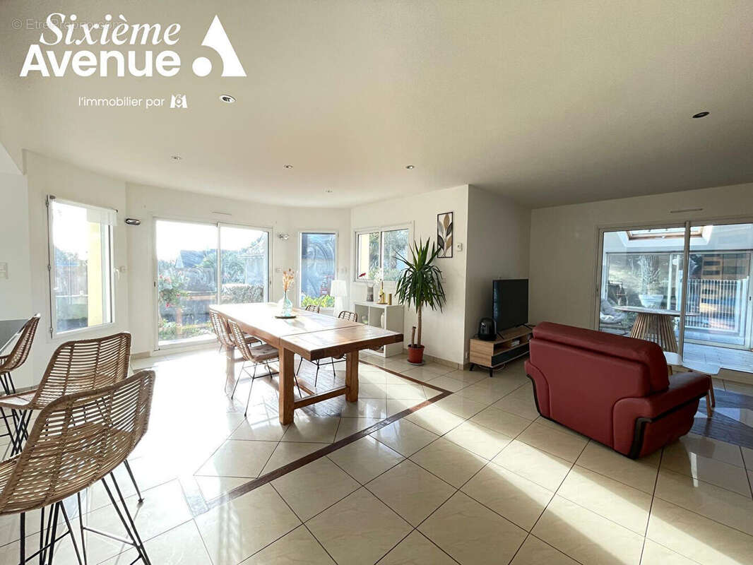 Maison à SAINT-EVARZEC