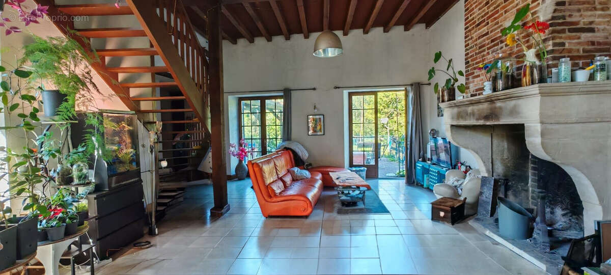 Maison à FESTIGNY