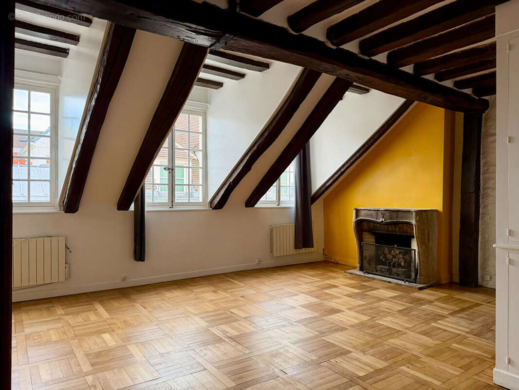 Appartement à PARIS-4E