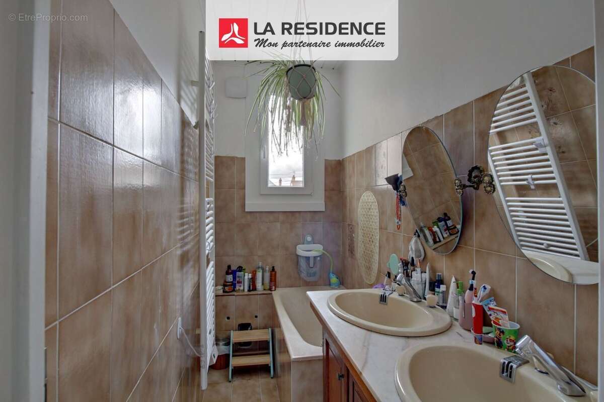 Maison à LES MUREAUX