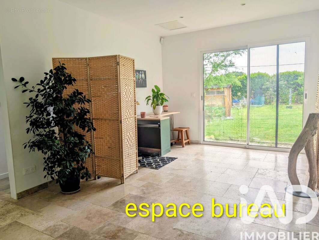Maison 135 m² à Savasse  - photo 7