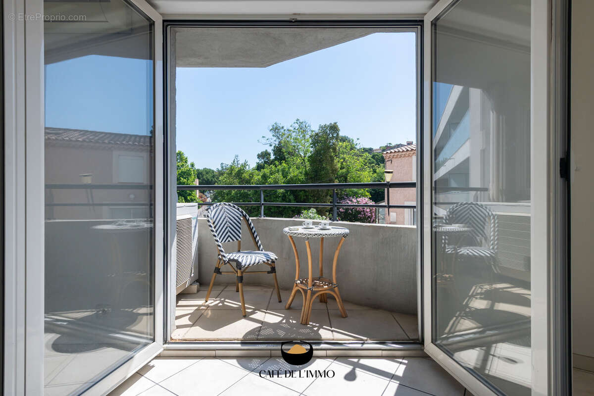 Appartement à MARSEILLE-4E