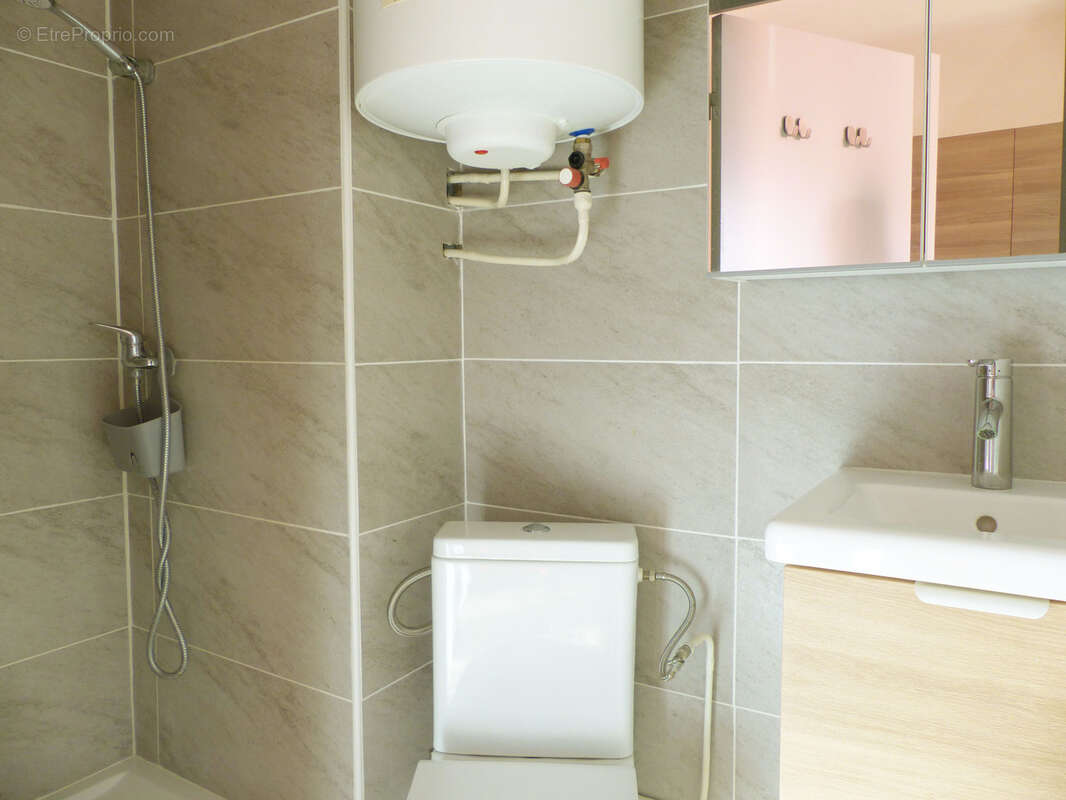 Appartement à LAMALOU-LES-BAINS