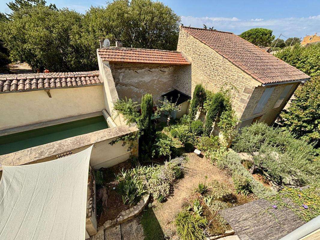 Maison ancienne rénovée avec jardin et piscine - photo 13