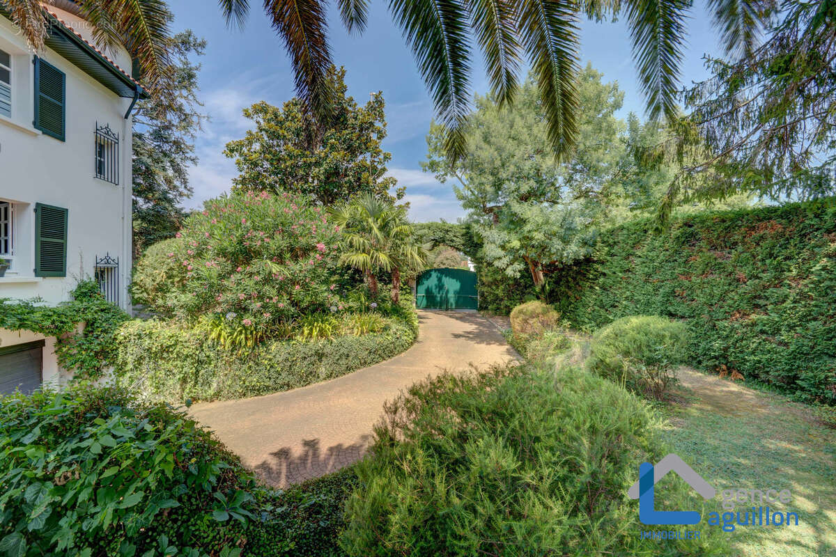 Superbe villa à deux pas de la plage - photo 37