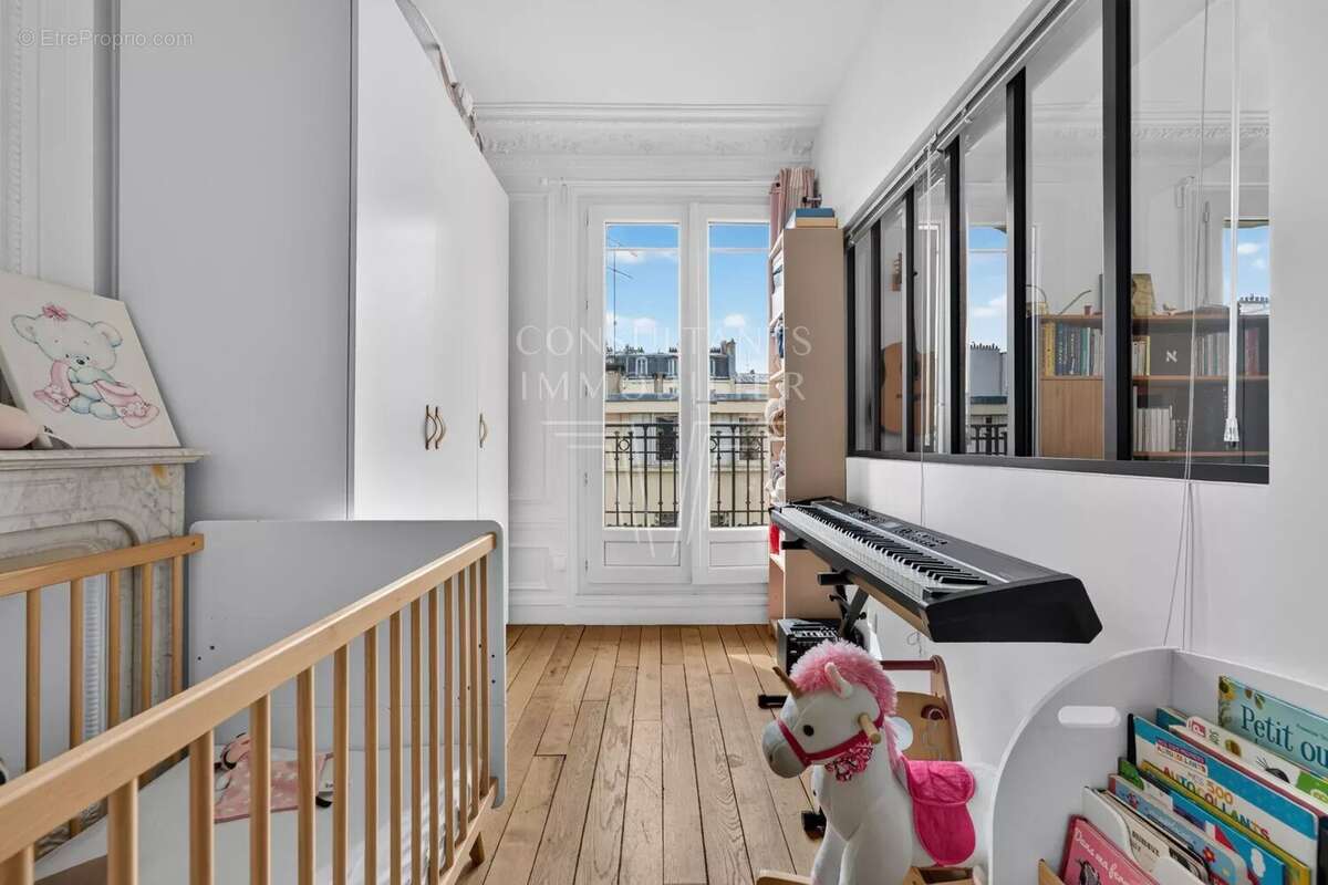 Appartement à LEVALLOIS-PERRET