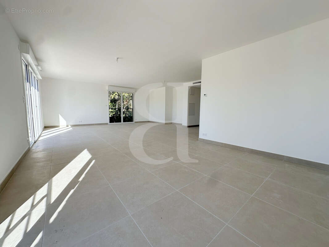 Appartement à L'ISLE-SUR-LA-SORGUE