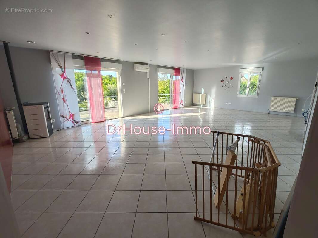 Maison à SAINT-REMY-SUR-CREUSE