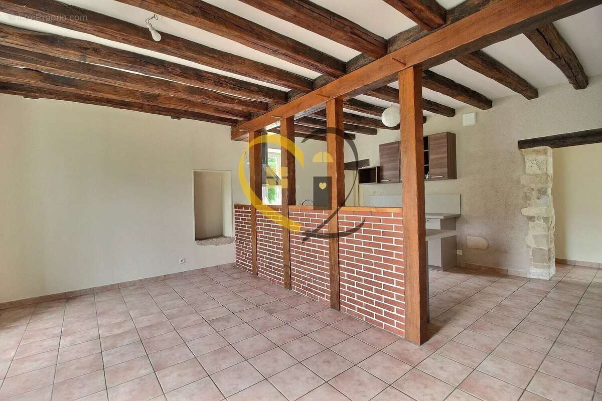 Maison à PLAIMPIED-GIVAUDINS