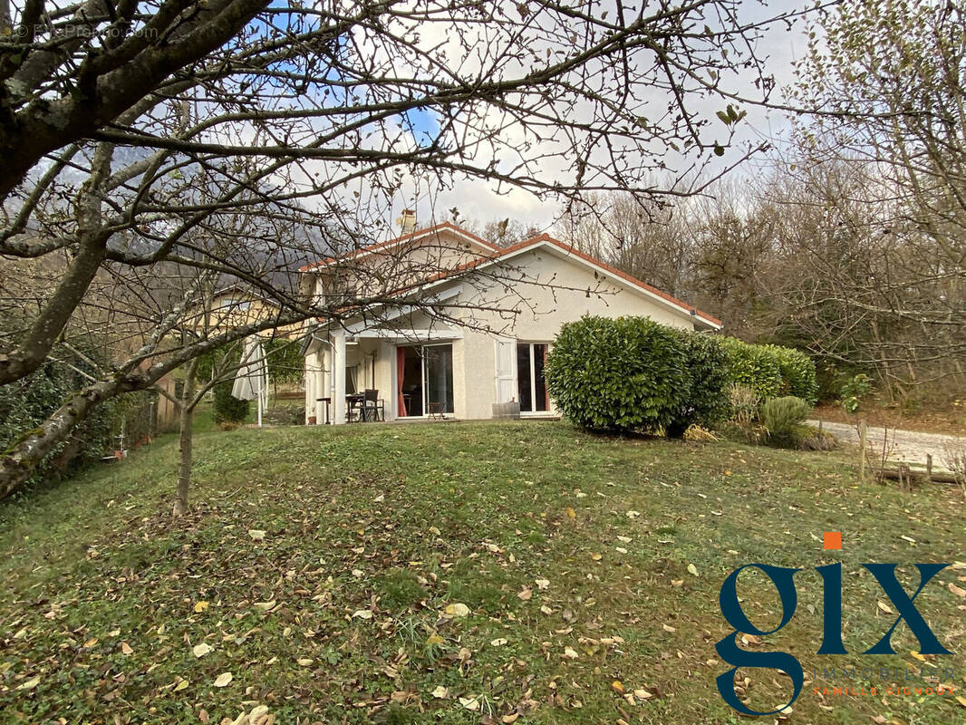 Maison à SAINT-ISMIER