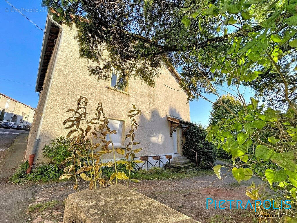 Maison 175 m² à Chambost-Longessaigne  - photo 4