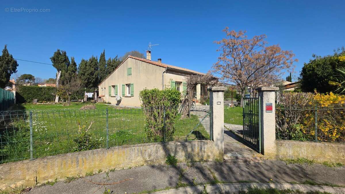 Maison à PELISSANNE
