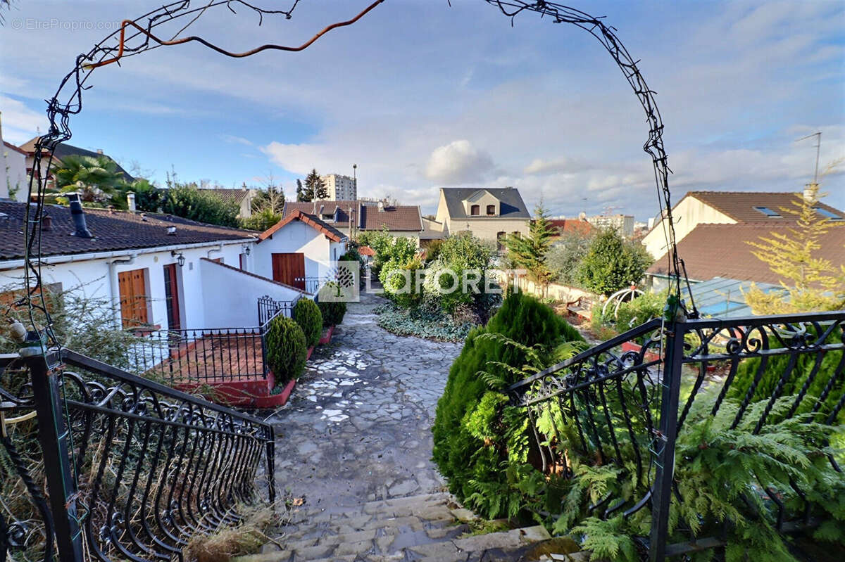 Maison à VITRY-SUR-SEINE