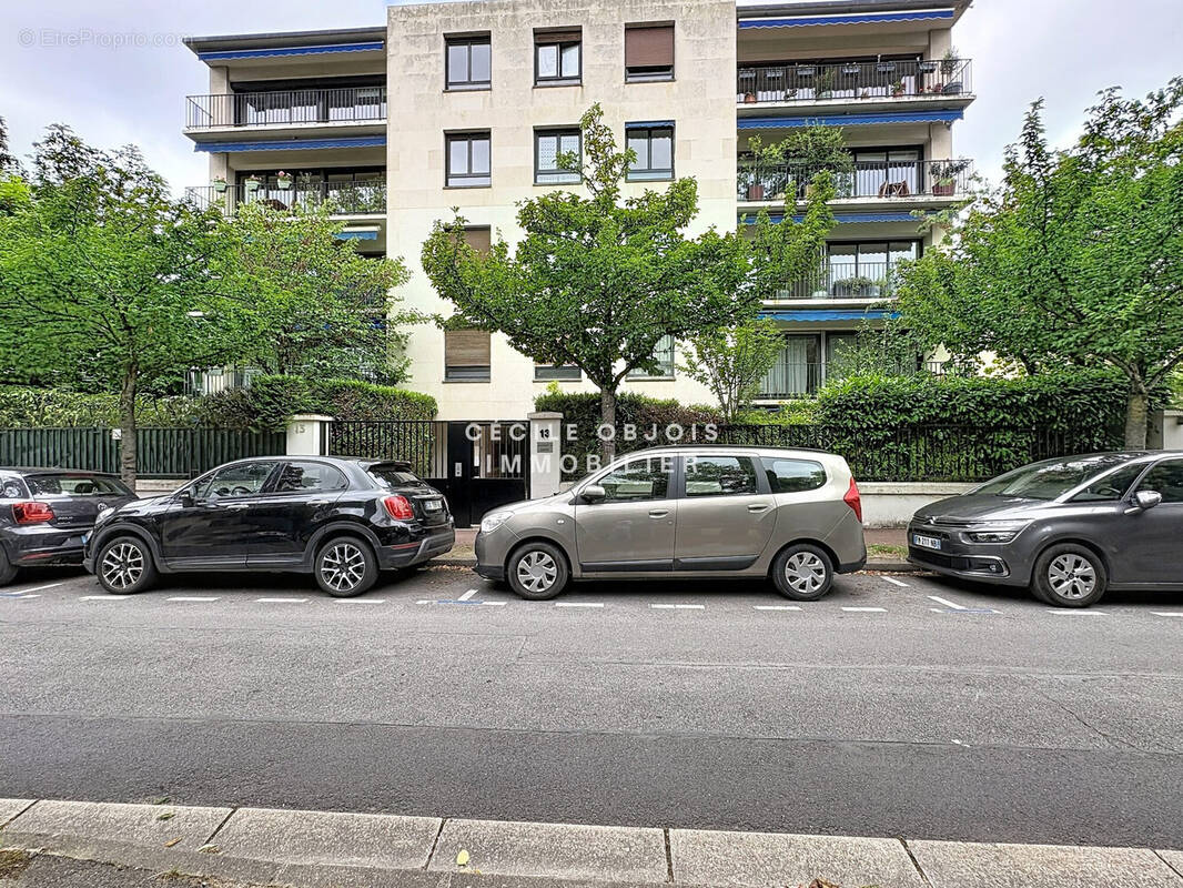 Appartement à SAINT-MAUR-DES-FOSSES