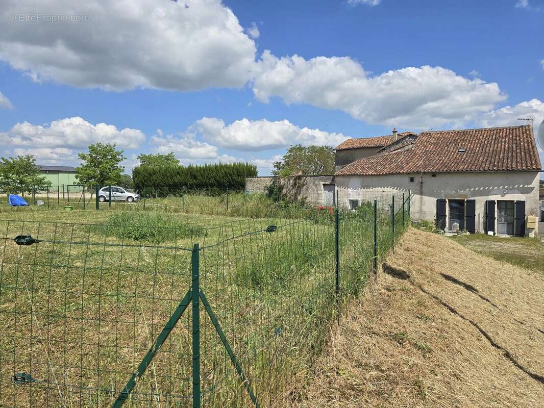 Maison à VERTEUIL-SUR-CHARENTE