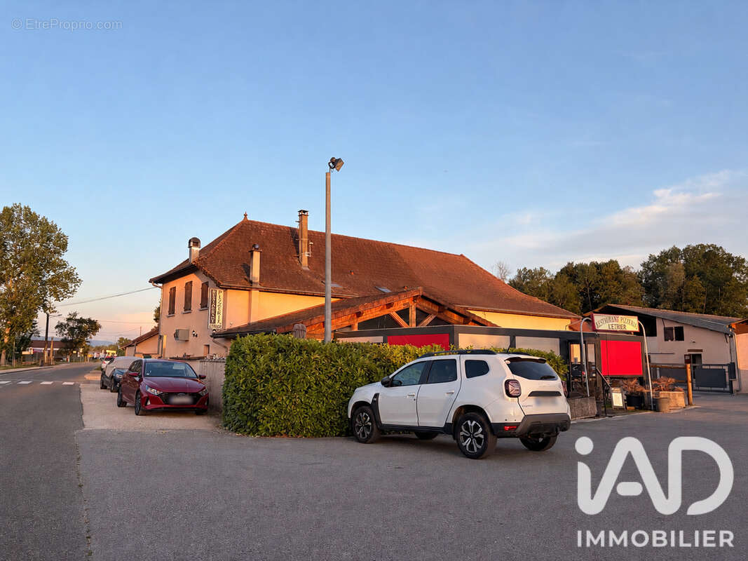 Photo 4 - Commerce à MORESTEL