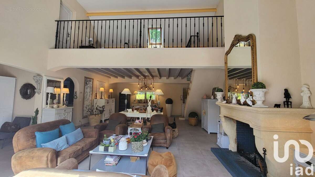 Photo 5 - Maison à CHEVILLON-SUR-HUILLARD