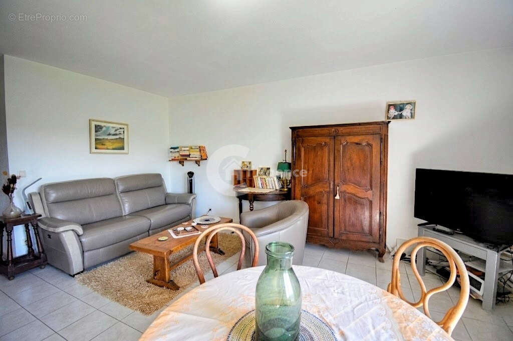 Appartement à MOUANS-SARTOUX