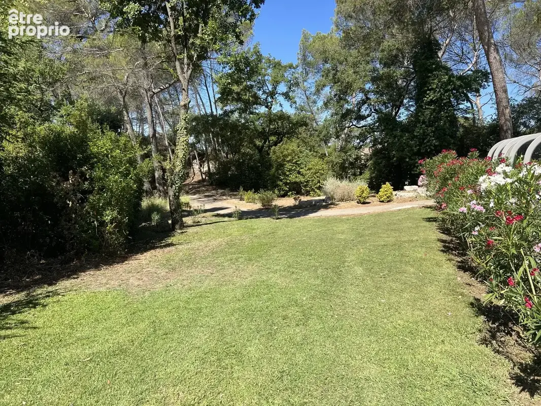 VIILLA de 290 m2 - Terrain 1 hectare à 6 suites, piscine, spa, à Aix-en-Provence 13100 - photo 8