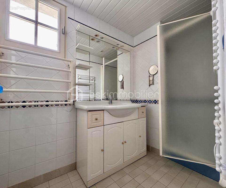 Maison à ESTREES-SAINT-DENIS