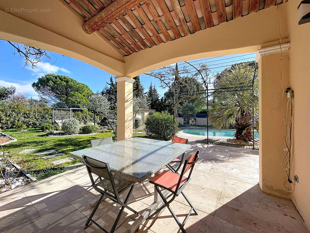 Maison à LA MOTTE-D'AIGUES