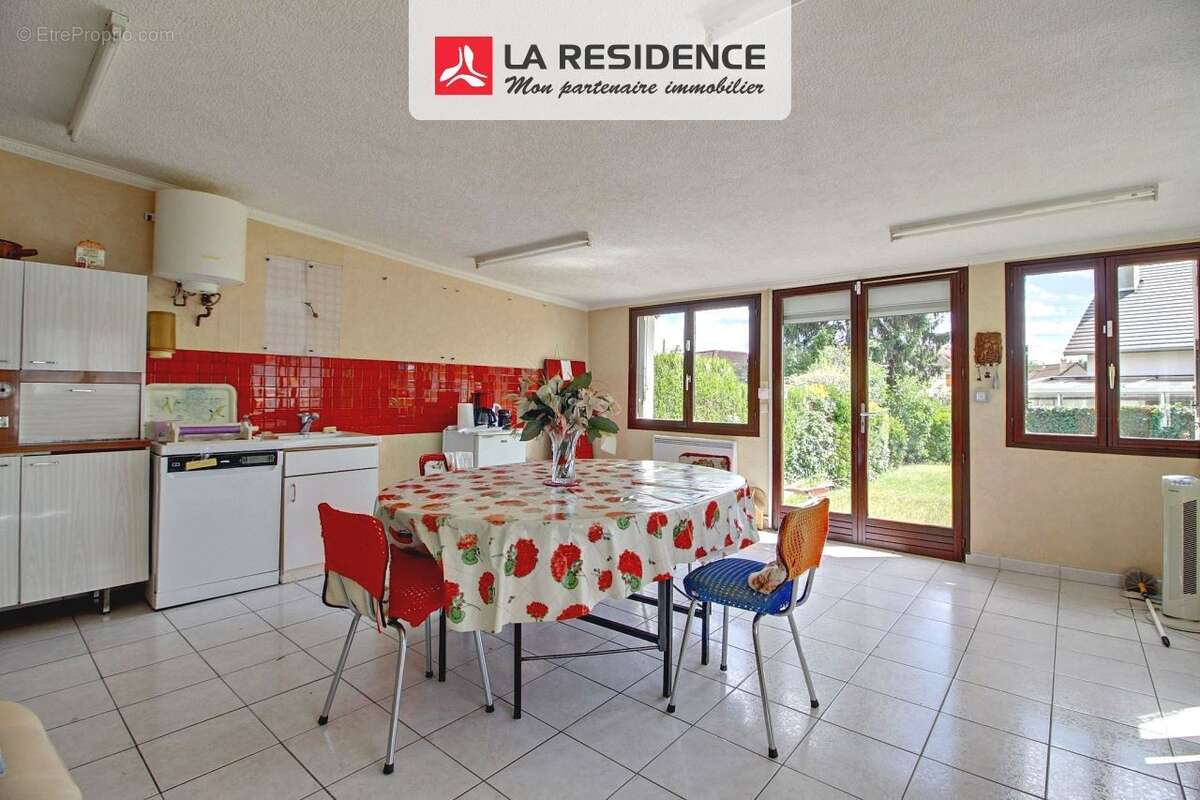 Maison 98 m² à Saint-Etienne-Du-Rouvray  - photo 2