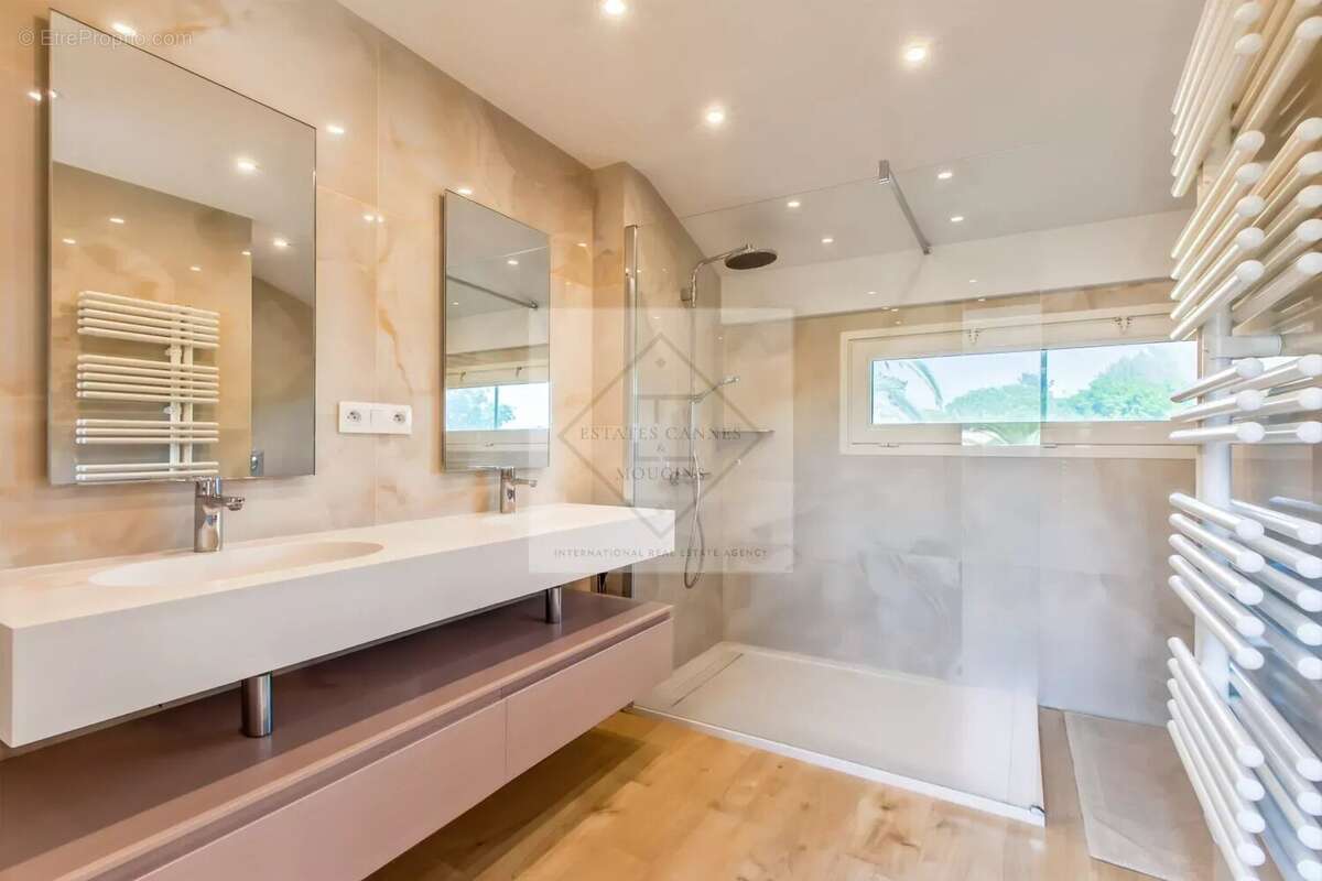 Maison à MOUGINS
