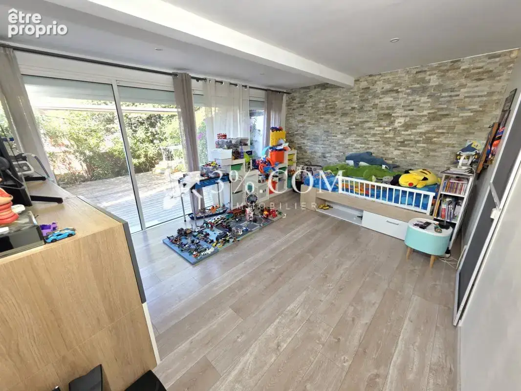 Maison rénovée à proximité du centre-ville - photo 11