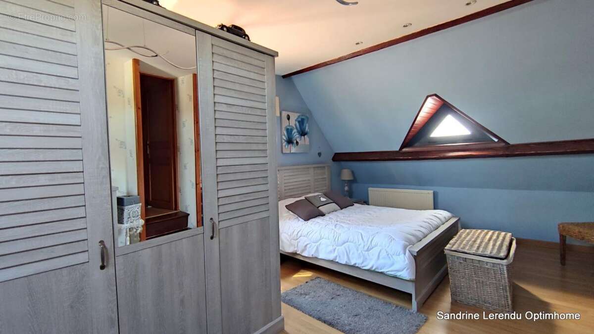 Une maison clé en main avec véranda contemporaine et possibilité de vivre de plain-pied. – 2 garages – Terrain 807 m² – Saint-Ou - photo 16