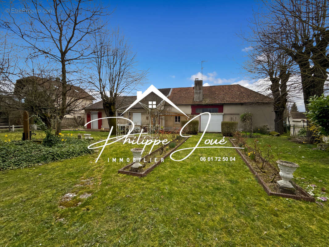 Maison à VILLENEUVE-L'ARCHEVEQUE