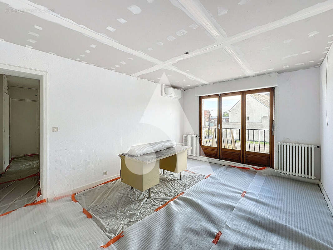 Appartement à QUIEVRECHAIN