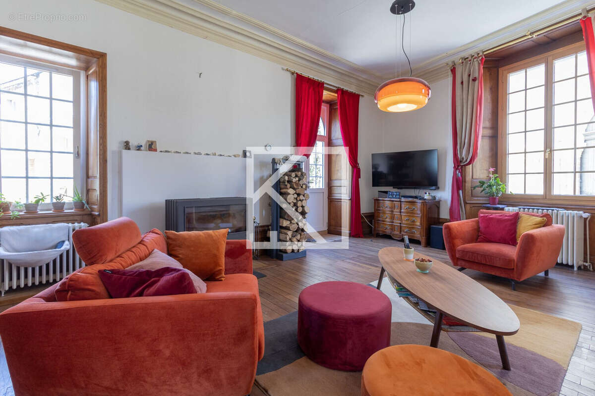 Maison 220 m² à Argenton-Chateau  - photo 4