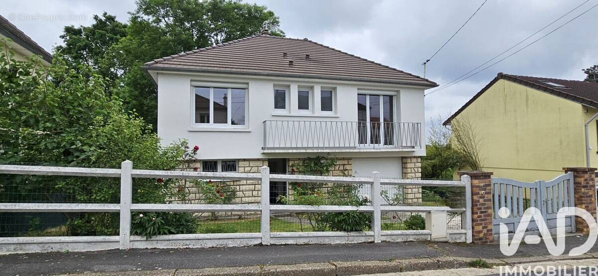 Photo 1 - Maison à SAINT-LEU-LA-FORET