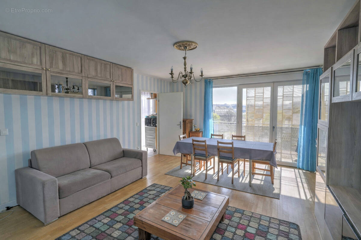 Appartement à NANTERRE
