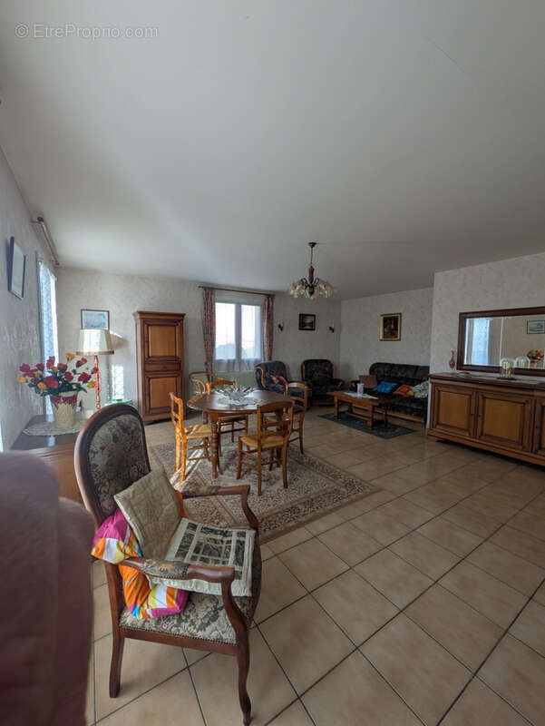 SAINTES RIVE GAUCHE Maison de plain pied-2 chambres - photo 6