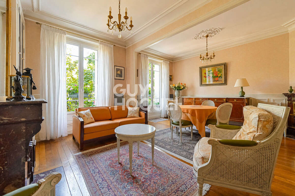 Appartement 3 pièces / Daumesnil / Charme de l'ancien - photo 2