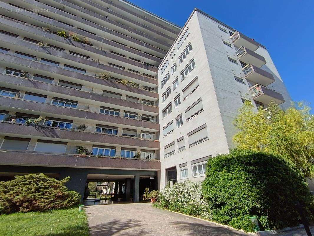 Appartement à IVRY-SUR-SEINE