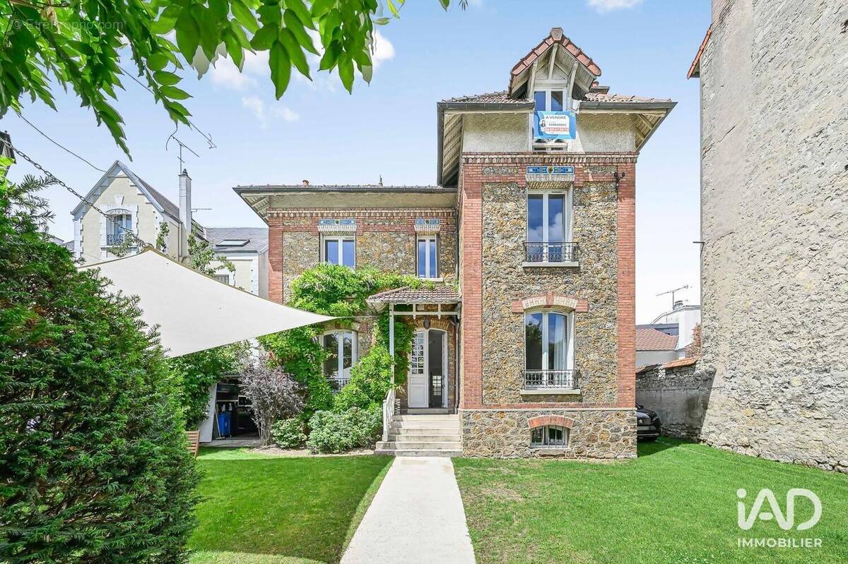 Photo 1 - Commerce à SAINT-MAUR-DES-FOSSES