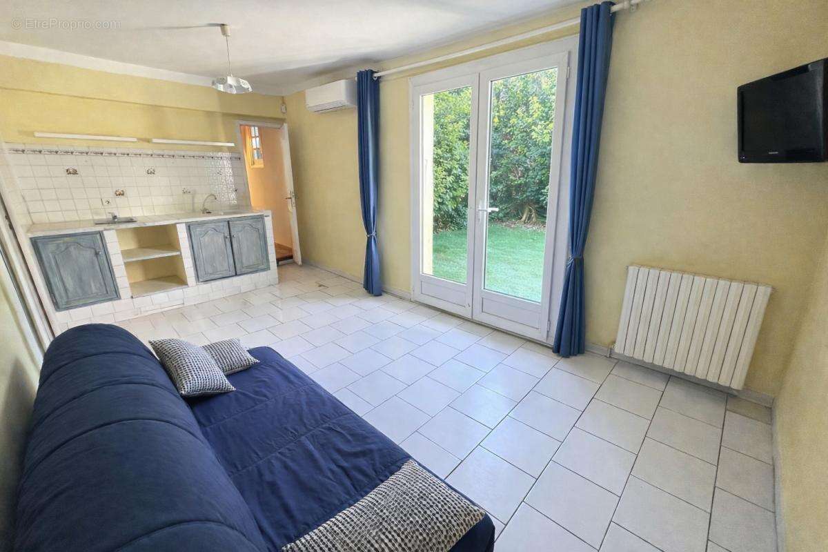 St Victoret - Propriété de 429 m² avec dépendances, piscine, pool house - photo 15