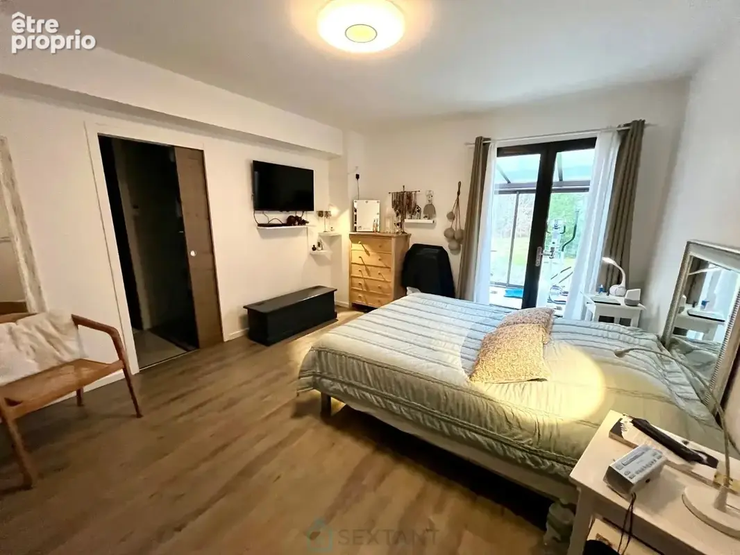 Superbe domaine touristique, 3 ha, 5 chalets bois, salle de réception, maison d'habitation, piscine, divers dépendances - photo 16
