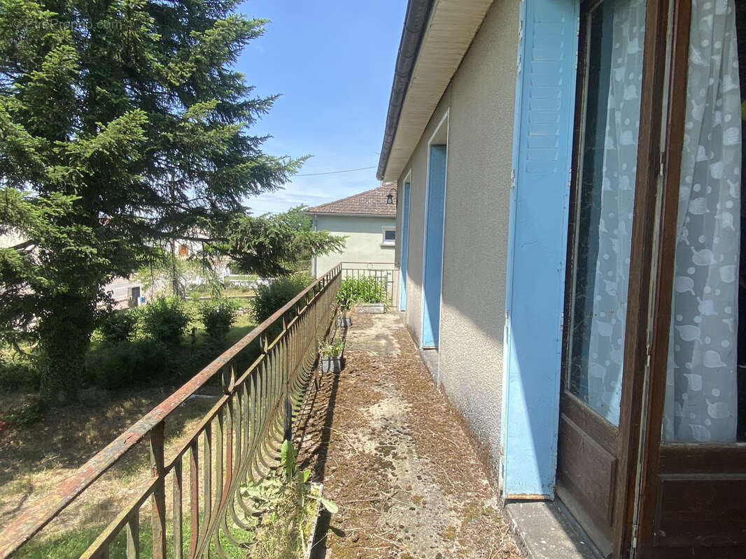 Maison à CERCY-LA-TOUR