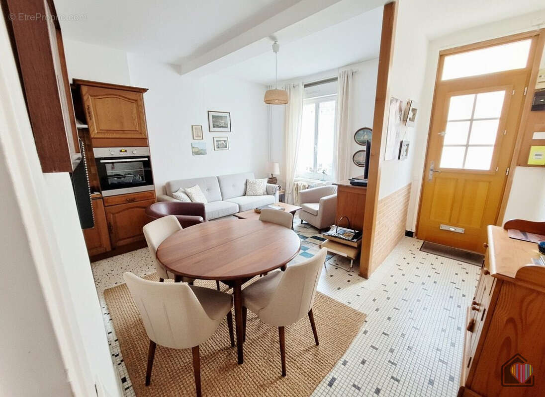 Couleur et décoration modifiées avec l'IA