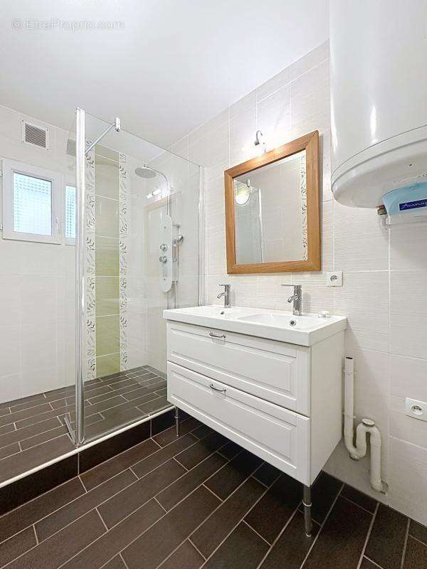 Clemenceau- apt de type 5, 3 chambres avec balcon et garage - photo 11