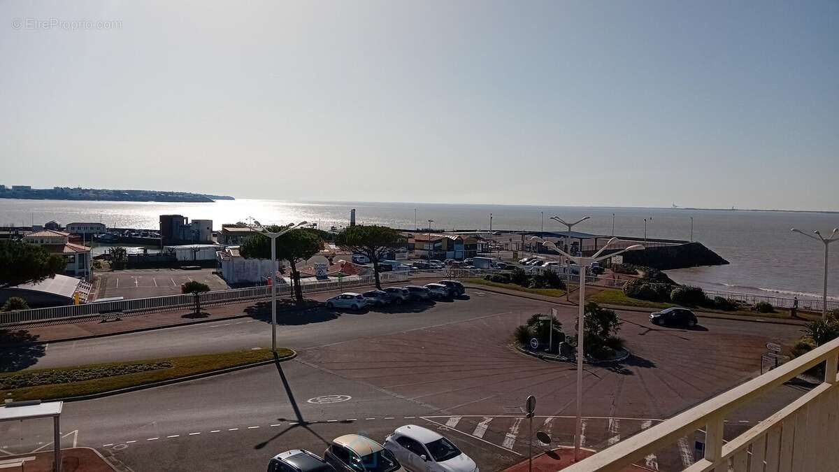 Royan Situation exeptionnelle double vue mer pour cet appartement 2 chambres - photo 3