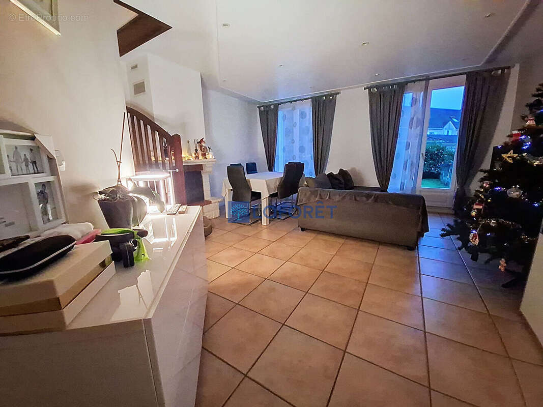 Maison à BAILLY-ROMAINVILLIERS